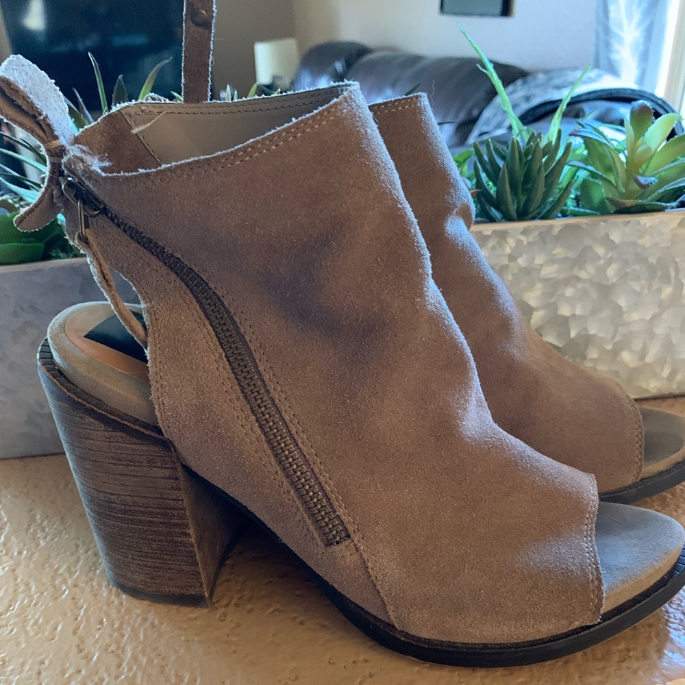 Dolce Vita booties